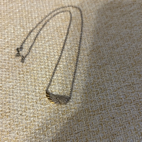 Angel wing 🪽 Necklace - Picture 2 of 4